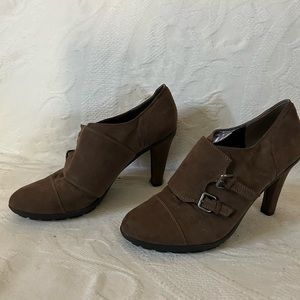 Tahari 3” heel